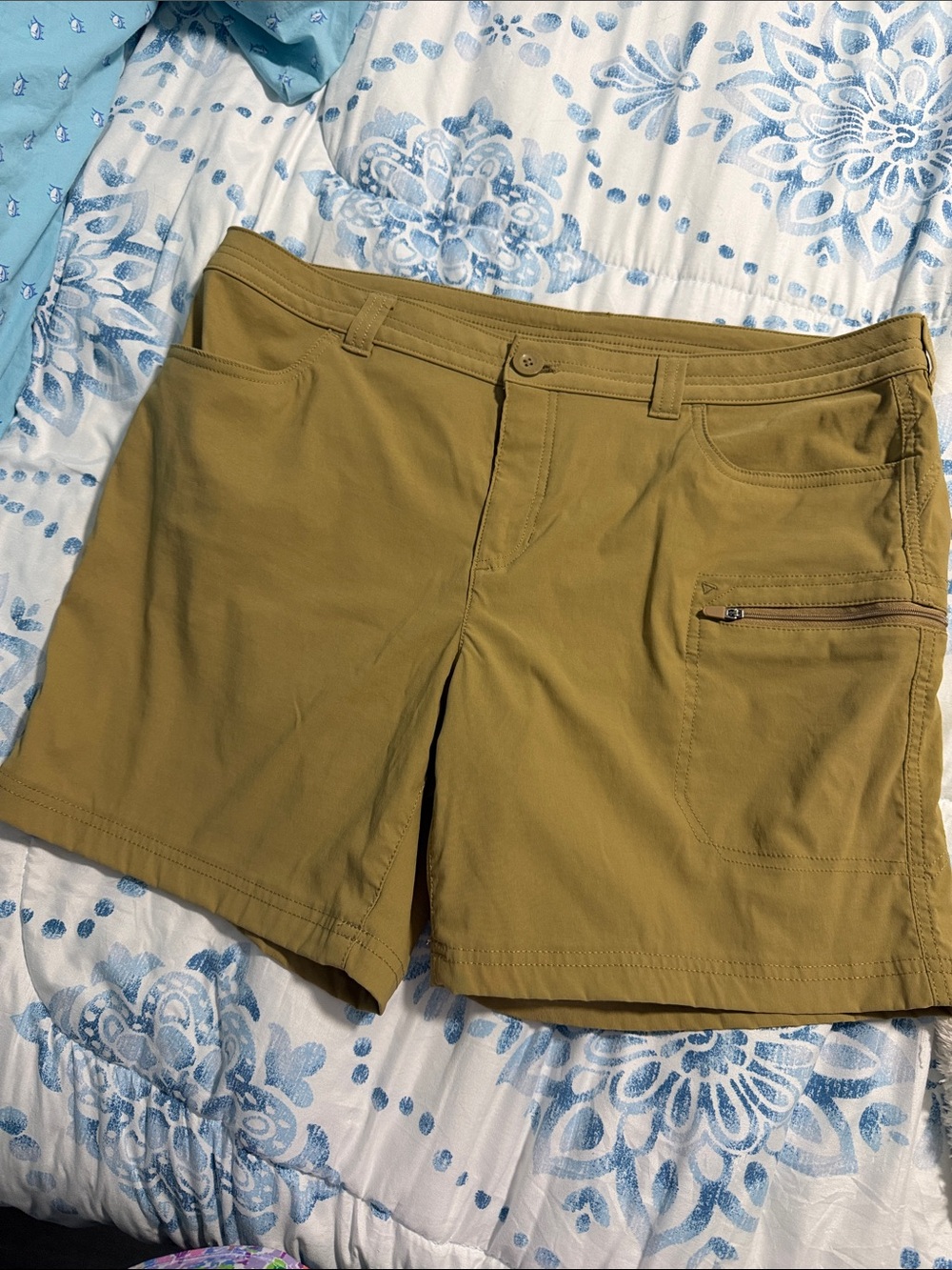 Eddie Bauer Women's Utility Shorts in khaki 16